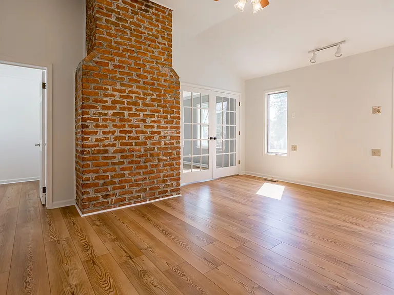 31245 Mohican Dr — Photo 12