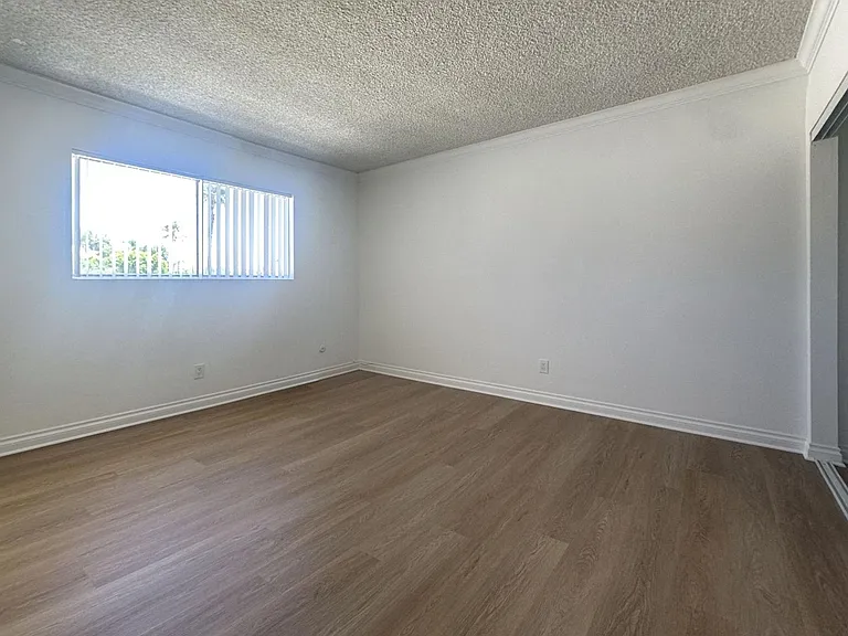 Saticoy Apartments...Nice comfortable living...Near Pierce College! CALL NOW! — Photo 13