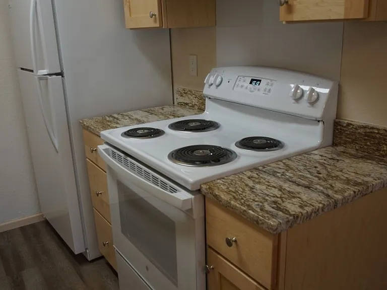 Larpenteur Estates Apartments — Photo 78