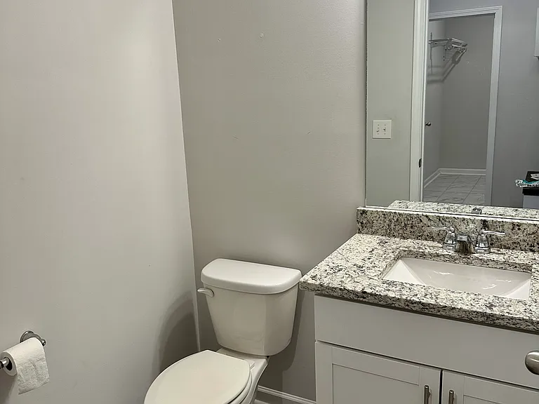 304 Greymoor Ln — Photo 10