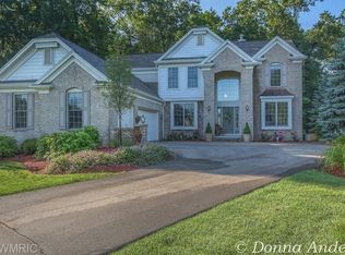 7024 Maplecrest Dr SE, Grand Rapids, MI 49546