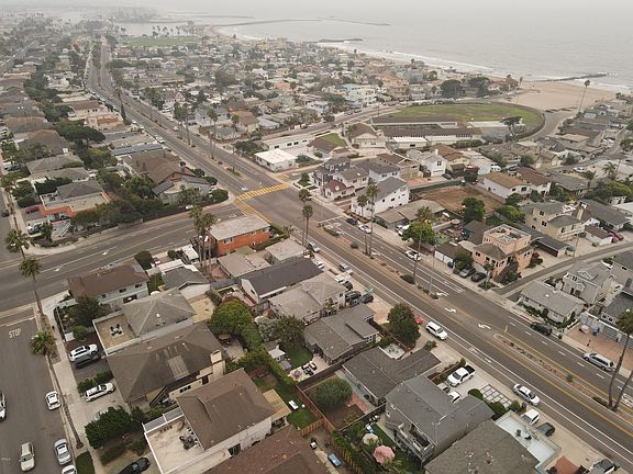 3rd image of 2581 Bayshore Ave