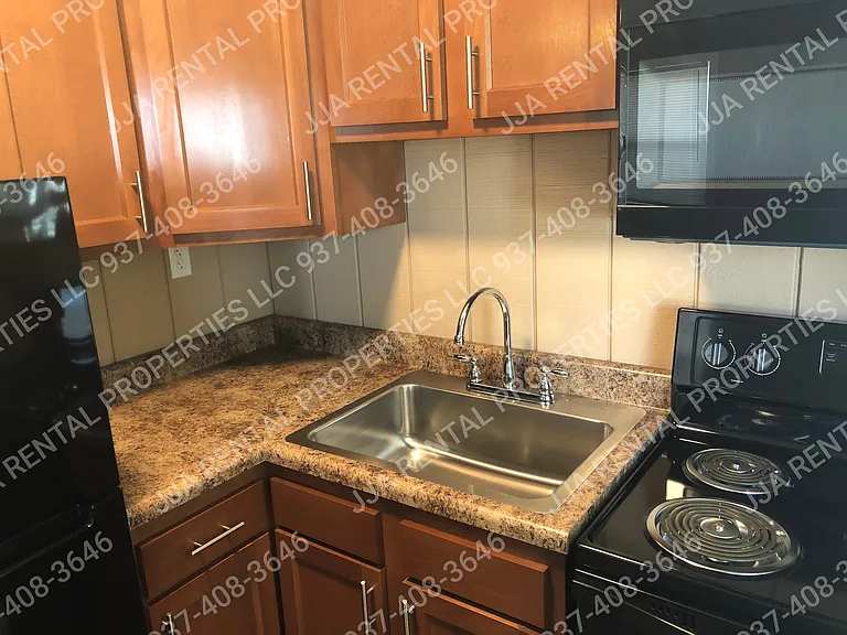 full kitchen