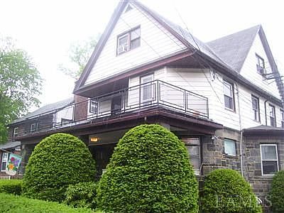 2nd image of 25 E Broad St APT 2