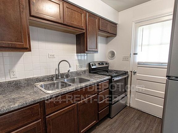 4th image of 2901 Ravenswood Dr