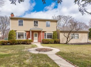305 W Park Ave, Wheaton, IL