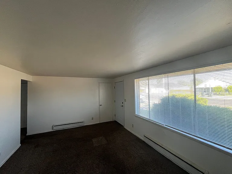 2722-2724 W Peninsula Dr — Photo 6