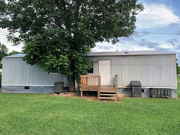 2nd image of 165 Evergreen Ln