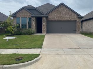 621 Torey Pines Dr, Red Oak, TX 75154