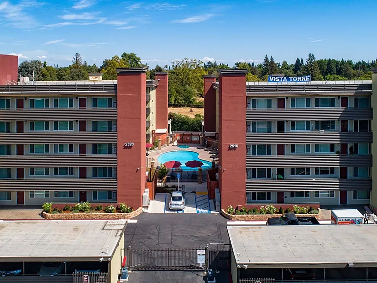 Vista Torre — Photo 18
