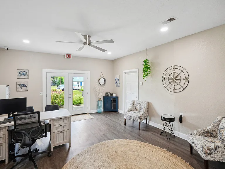 Leasing Office