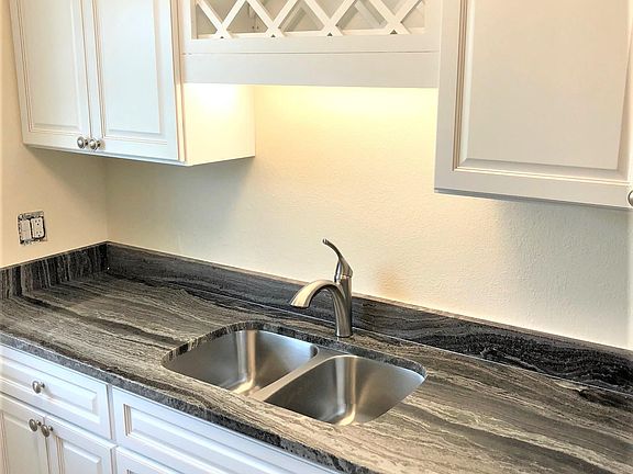 5th image of 150 41st Ave N APT 211