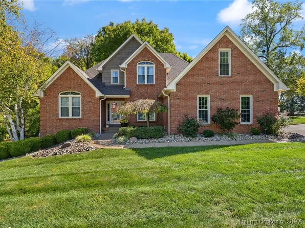 1005 Plum Woods Court, Sellersburg, IN 47172