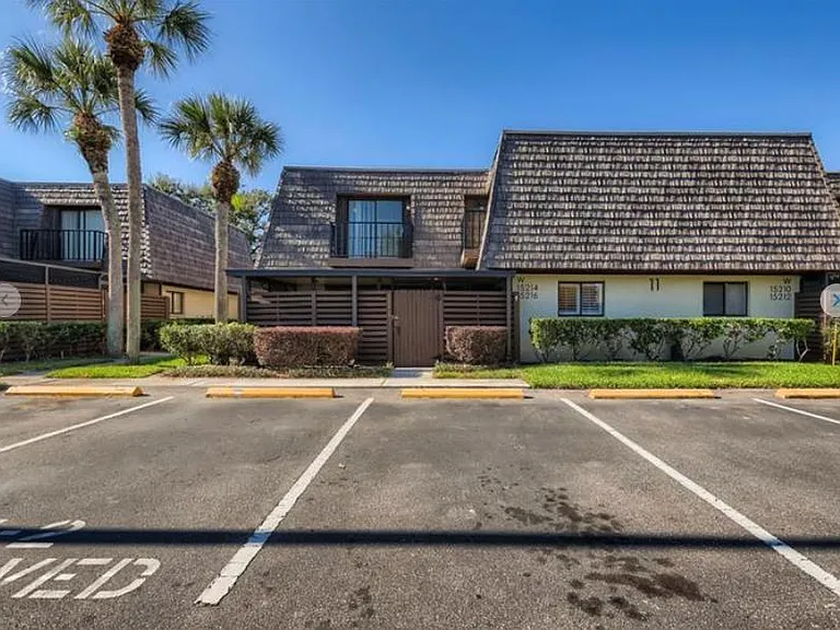15214 W Pond Woods Dr — Photo 1