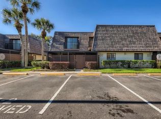 15214 W Pond Woods Dr, Tampa, FL 33618