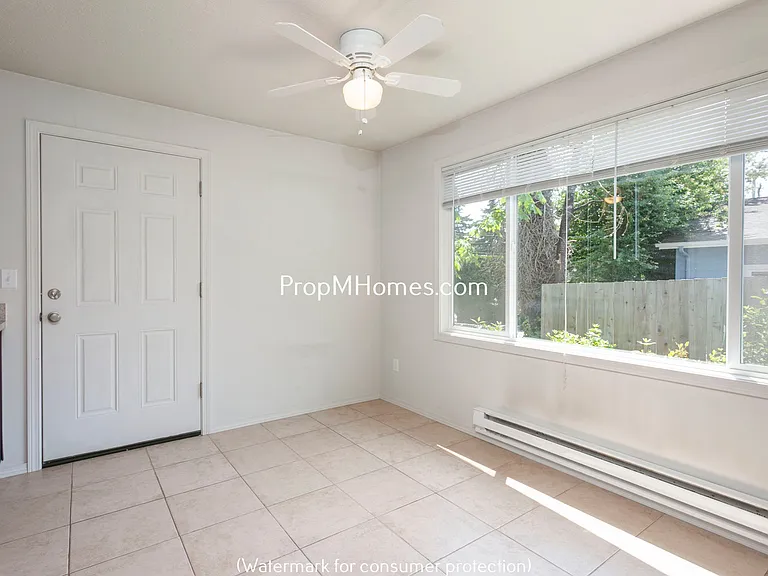 15535 NE Glisan St #1 — Photo 7