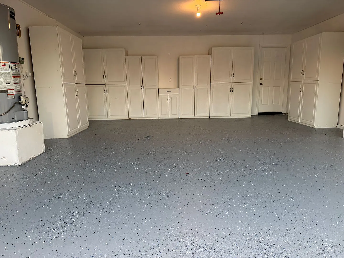 Spacious 4-Bedroom Home with Beautiful Desert Landscaping! — Photo 4