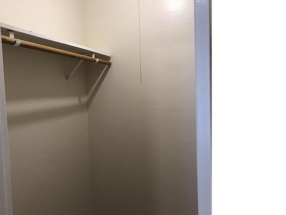 3rd image of 7036 Macarthur Blvd APT 1