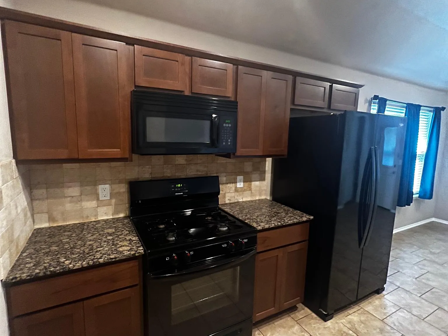 2921 Thompson Farm Ln — Photo 3