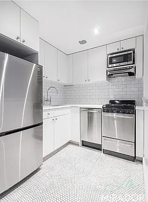 Rented by Mirador Real Estate | media 11