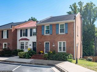 8261 Taunton Pl, Springfield, VA 22152
