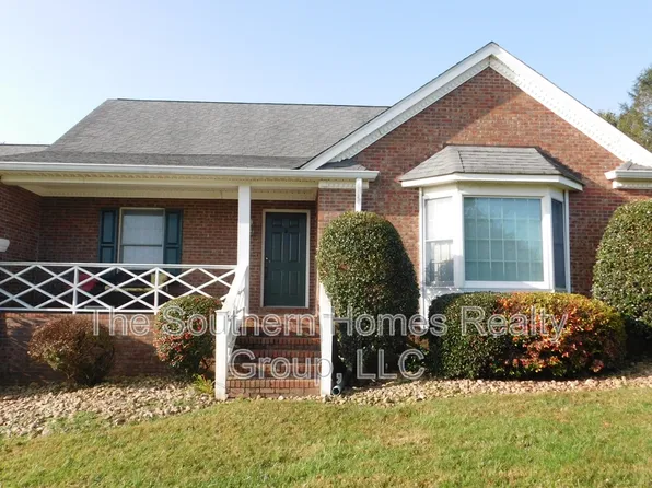 220 Golf Crest Ln, Athens, TN 37303