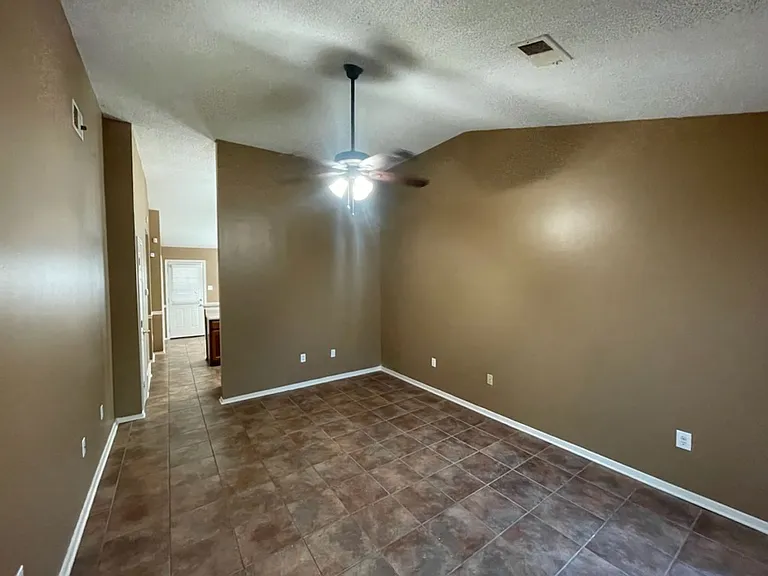 7691 Lilly Ln — Photo 2