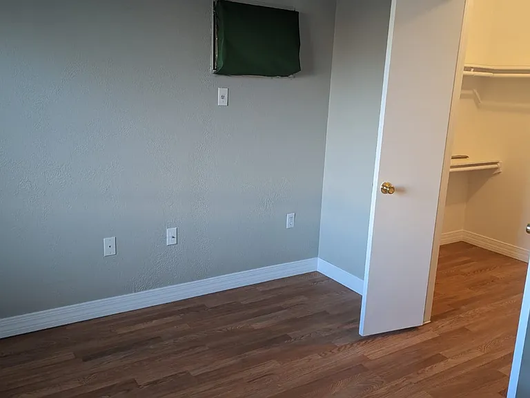 W Sierra St — Photo 5