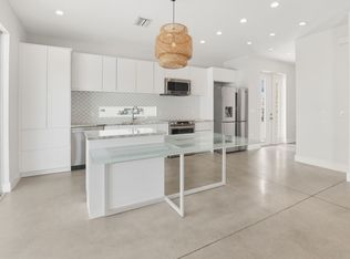 2066 Roselawn St, Sarasota, FL 34231