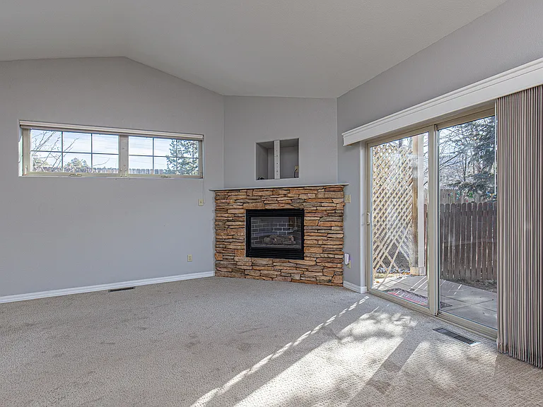 40 Sunshine Ct #3 — Photo 6