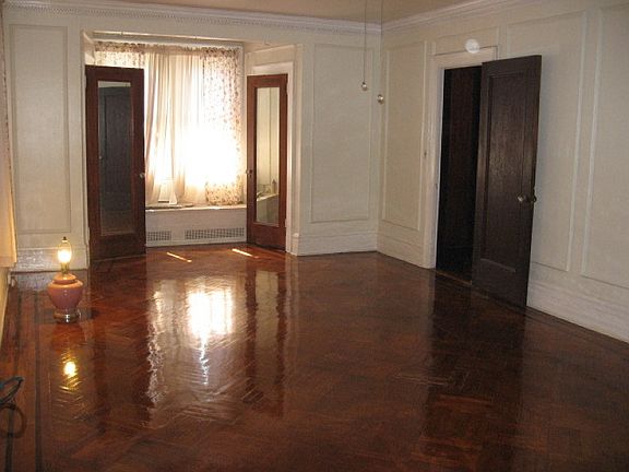 4th image of 70 Warrington Pl