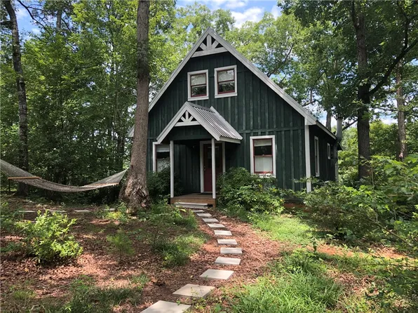 215 Ridge Rd, Westminster, SC 29693