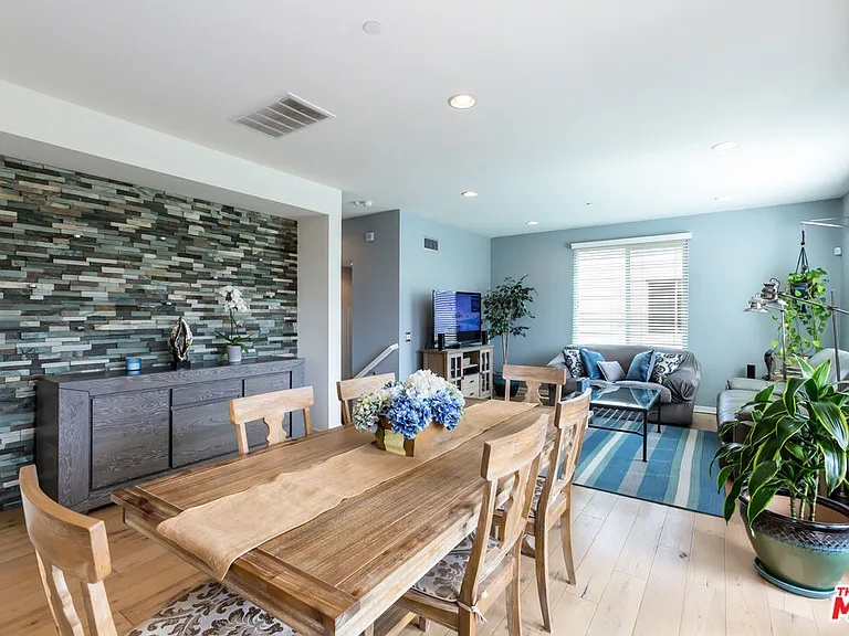 5547 Palm Dr — Photo 7