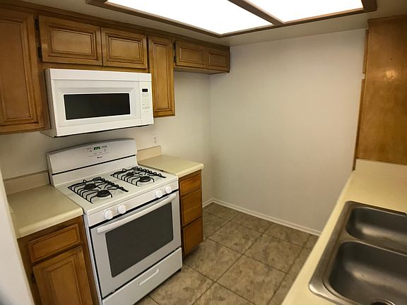 4th image of 2355 S Bentley Ave APT 101