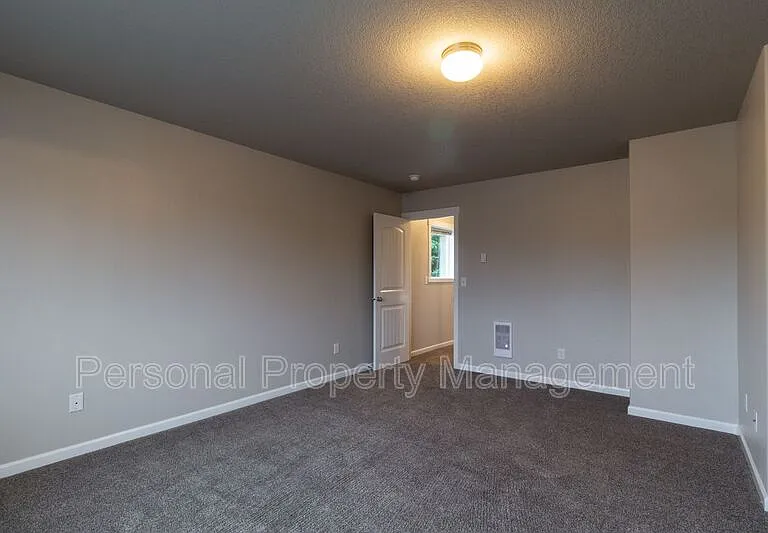 5010 NE 29th Ave — Photo 9