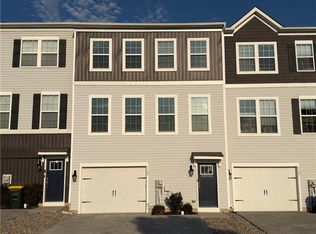 1129 Turnstone Dr, Fogelsville, PA 18051
