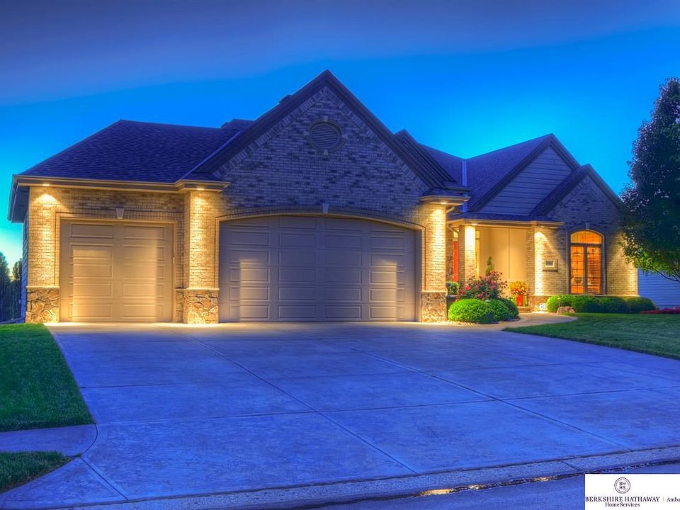 1st image of 5604 N 160th Ave