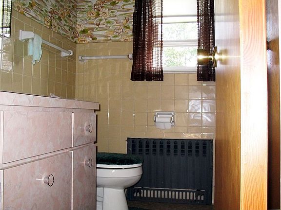 5th image of 6 Lynn Dr