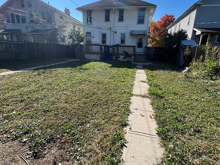 58-60 N Ogden Ave — Photo 4