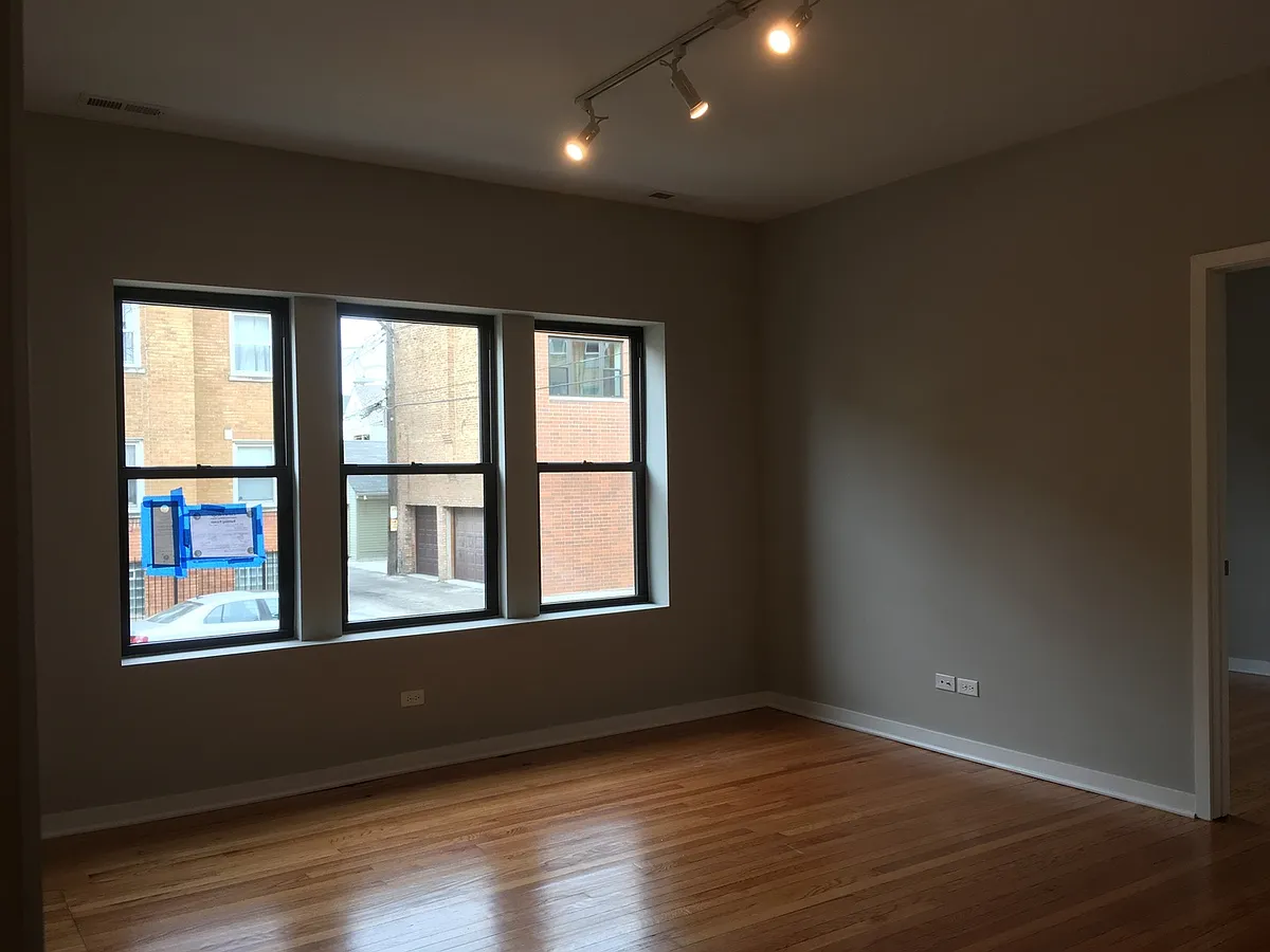 Building Photo - 3823 W Altgeld St #1E
