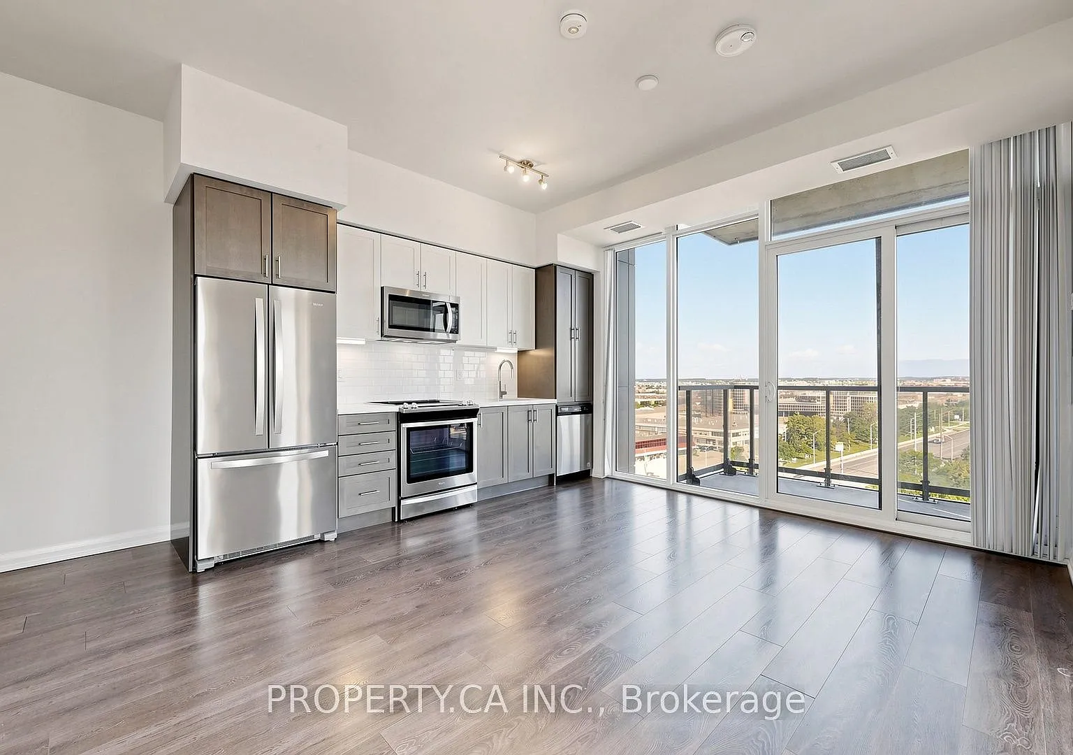 The Met Condos — Photo 1