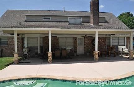 2nd image of 1003 Leslie Ln