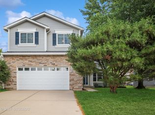 1788 Apple Valley Rd, Bolingbrook, IL 60490