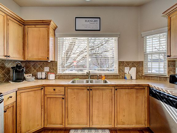 Kitchen with two windows-lots of light