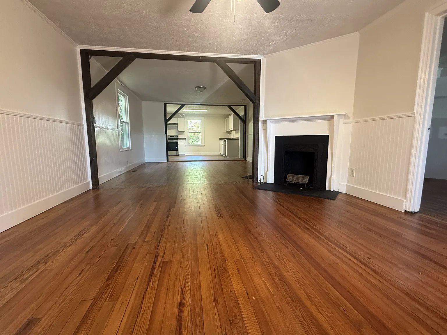 430 E 3rd Street NE - 1 — Photo 3
