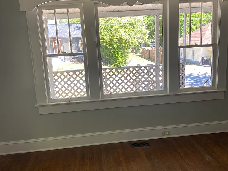 404 Goldston St — Photo 8