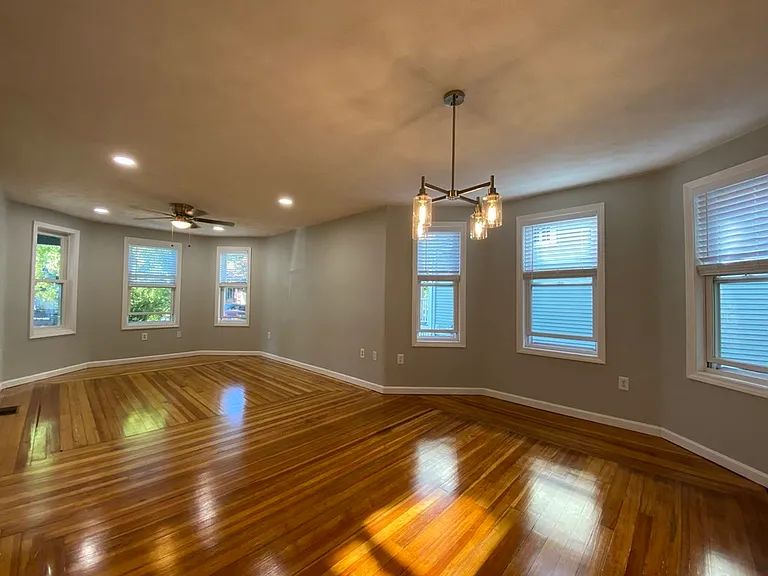 35 Early Ave #1 — Photo 5