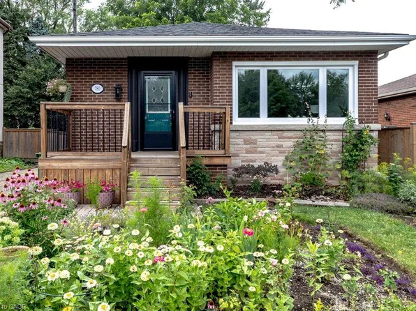 780 Garth St, Hamilton, ON L9C 4K4