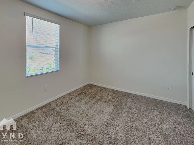 796 Griffon Ave — Photo 12