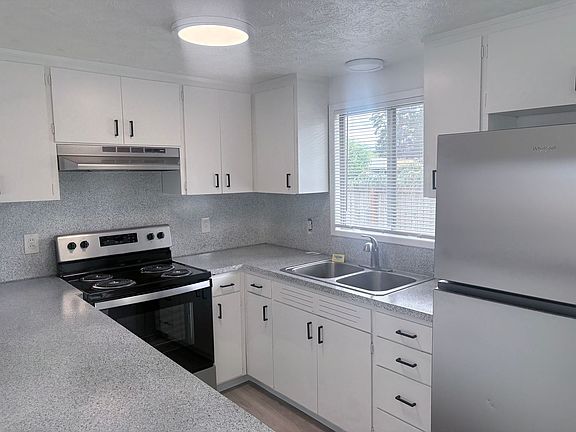 4th image of 1600 SE 168th Ave APT A